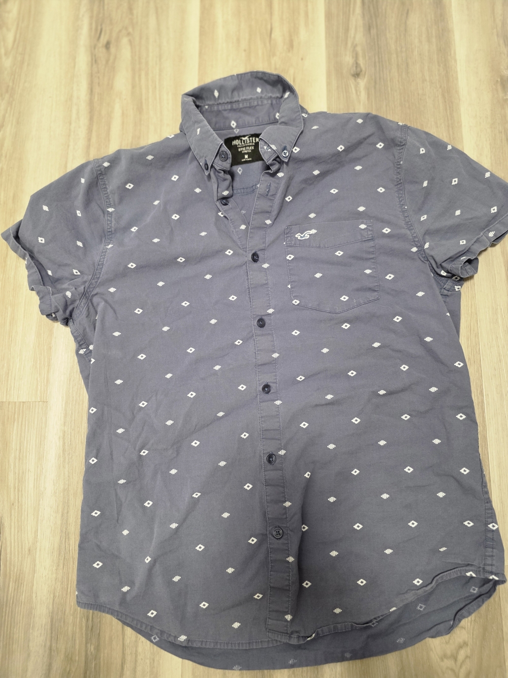 Hollister Men's Short Sleeve Button-Down Shirt - Navy with White Diamond Print